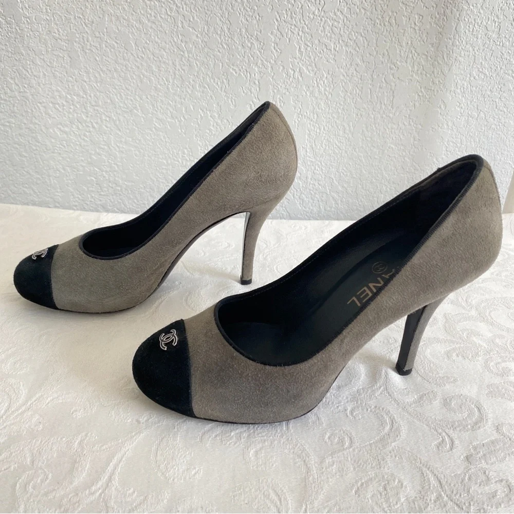 chanel gray black CC logo cap toe pumps